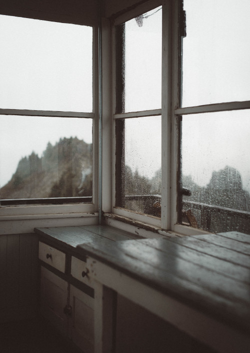 meganevansonphotography:Tolmie Peak Lookout. Mount Rainier National Park.September 23, 2016.