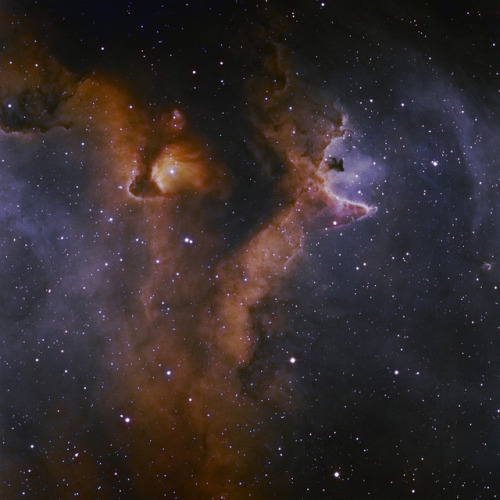 te5seract:NGC 7635, The Bubble Nebula, IC 1871 &IC 1795/1805 and Melotte 15 byTim Stone