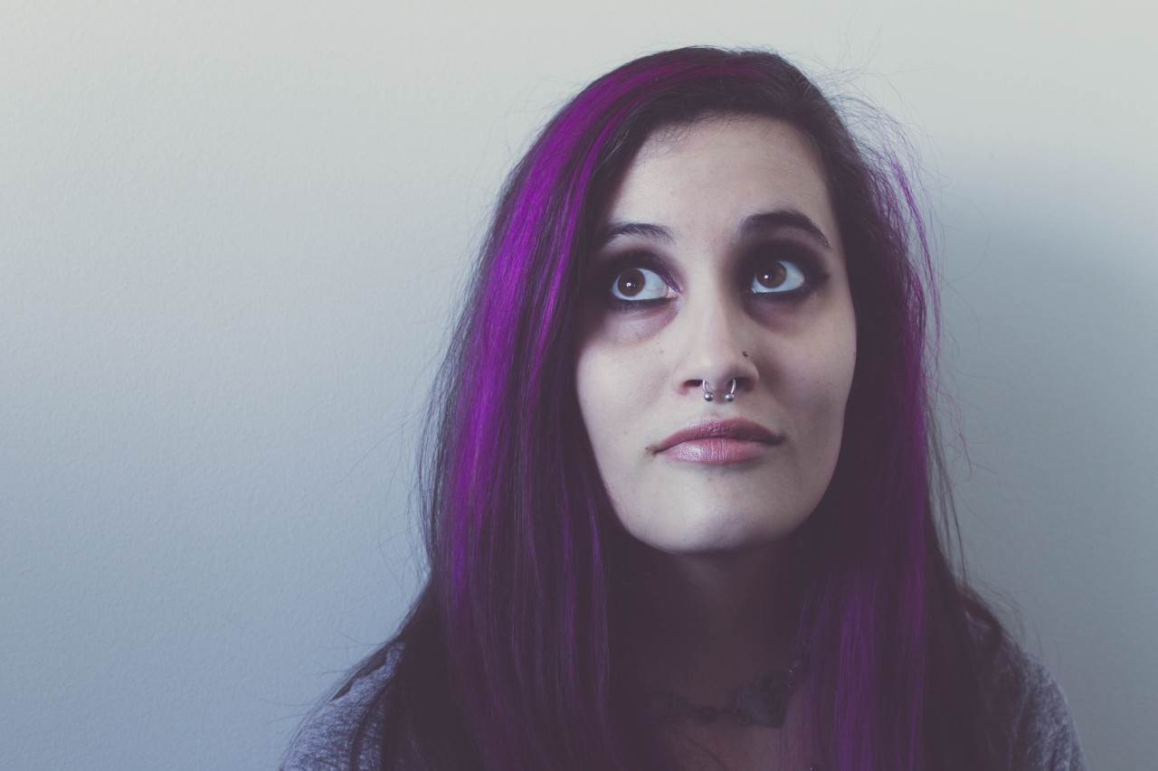 0livia0blivion:my roommate @livthekiller  was helping me with a self portrait project,