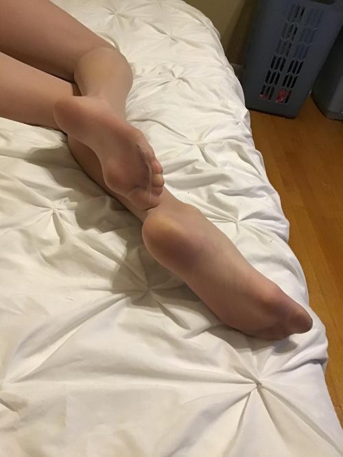 nylon-soles:  Who wants to chat? 😊