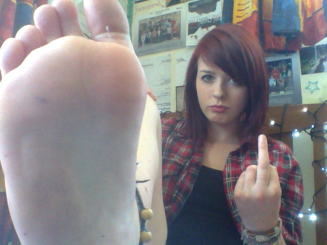 girlfeetandsneakersss:   
