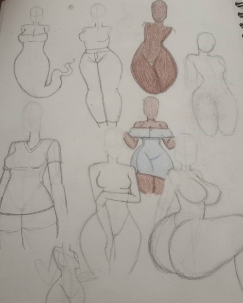 Happy 2021!!! Here are some figure drawings that I have done for the past few days. As the saying go