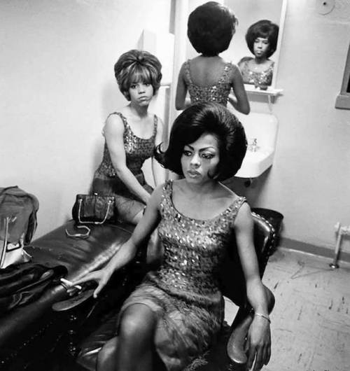 wehadfacesthen:The Supremes backstage, 1966How melancholy to read about the death ofco-founder of ul