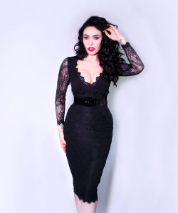 snootyfoxfashion: Gorgeous Handmade Gothic