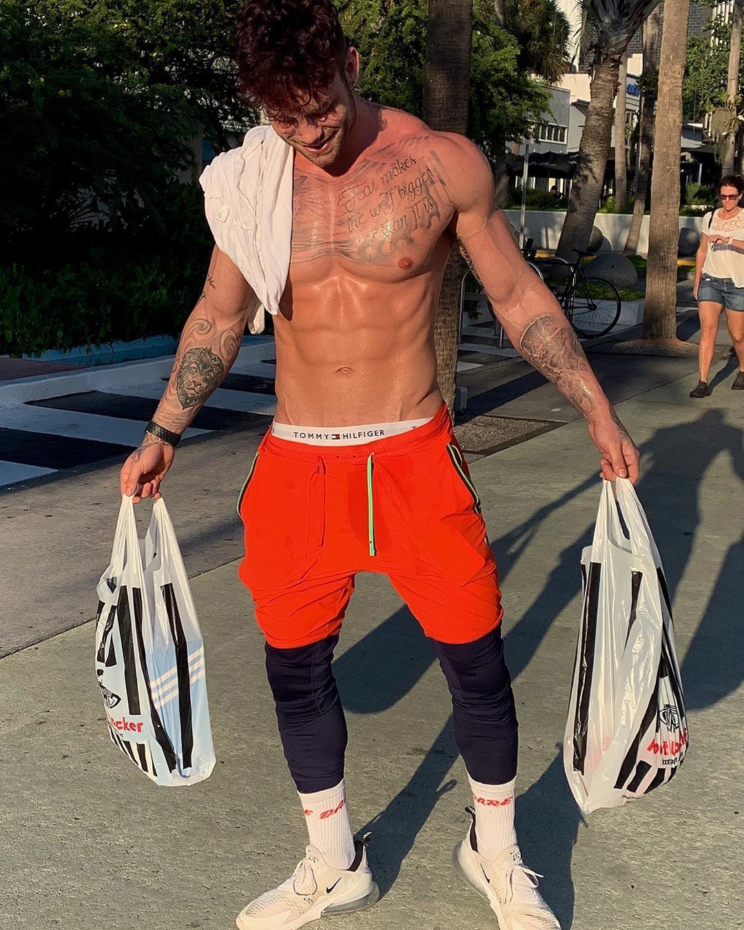 thehottestmenaround:Dustin Mcneerhttps://www.instagram.com/markdmafia/