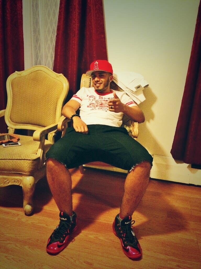 arubiix:  dominicanpower31-blog:  nycgrindrthots:  “Top 9.5 Rican Uncut Can’t