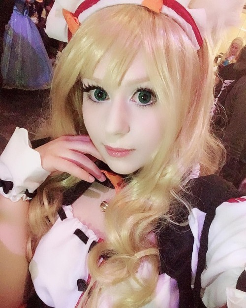Maple selfie~ I really need to take more pics of myself in cosplay whether they be selfies or (GASP)