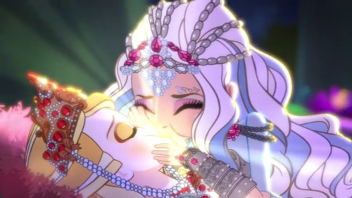babypunter3000: totaljuicebag: Guys, there was a lesbian/bisexual kiss in Ever After High! AND I FRE
