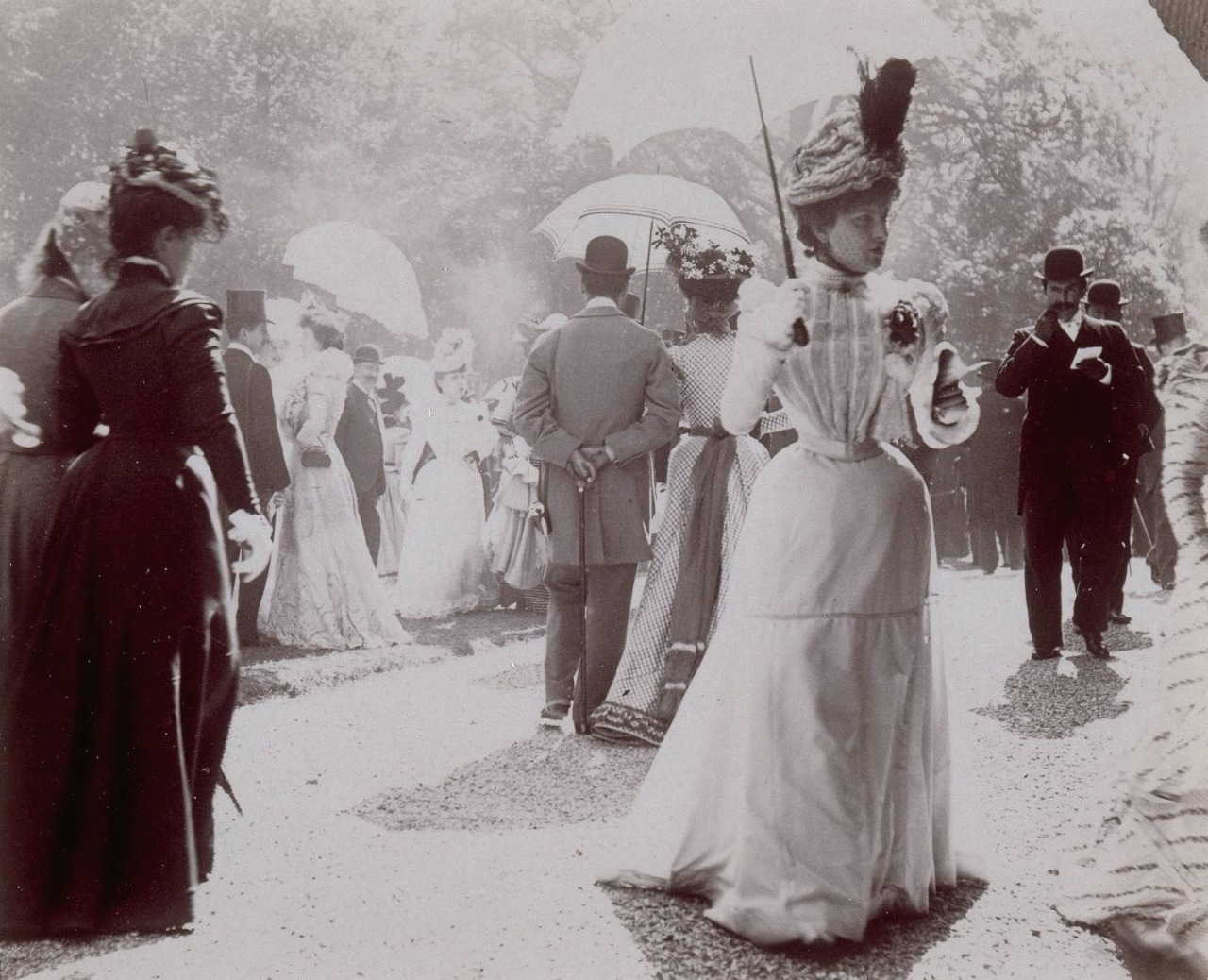 greatgdean:  Paris fashion 1900’s 