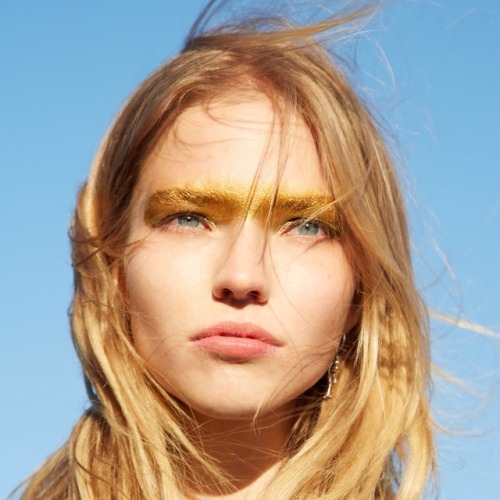 empress-empire: Pat McGrath Gold 001