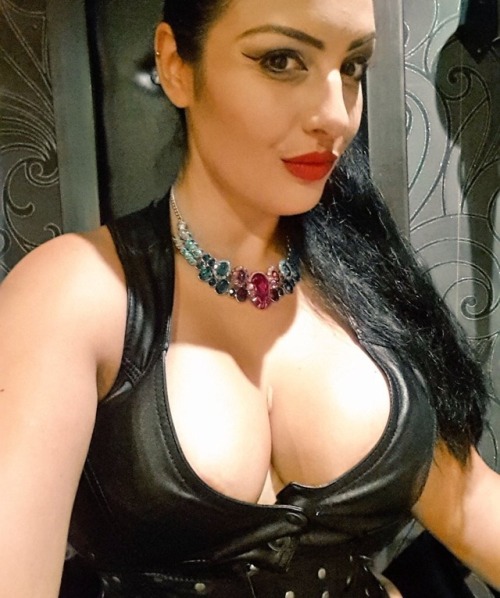 dany-oh00: Goddess Ezada Sinn - a perfect beauty, always on top!  Her Blog: MistressEzada.com Her Fi