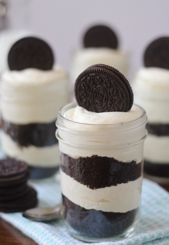 fullcravings:  Cool Creamy Oreo Parfaits