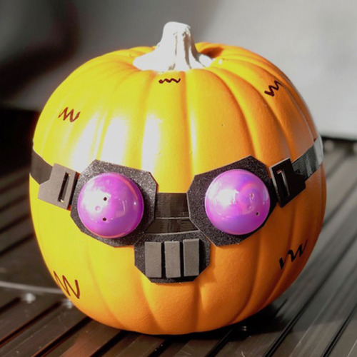 Peep this Opeepit pumpkin carving over at StarWars.com.