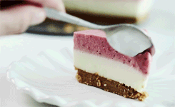 XXX fatfatties:    No-Bake White Chocolate Strawberry photo