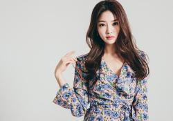 korean-dreams-girls:   Park Jung Yoon - February