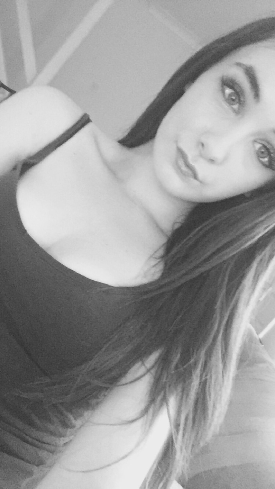 teen-nymphet:  My smile is so awkward 😂 