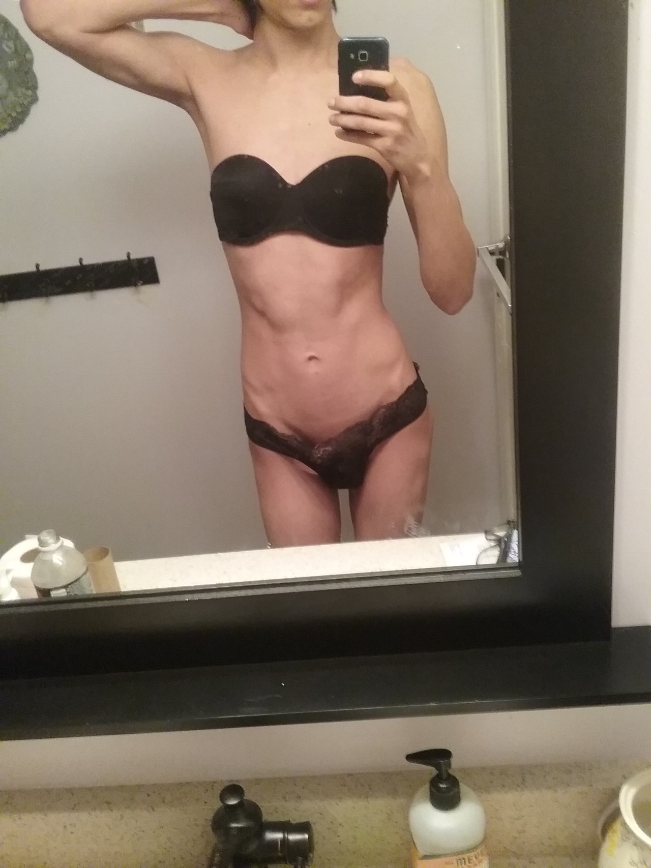 subsissiboi:  Anybody wanna play ;)
