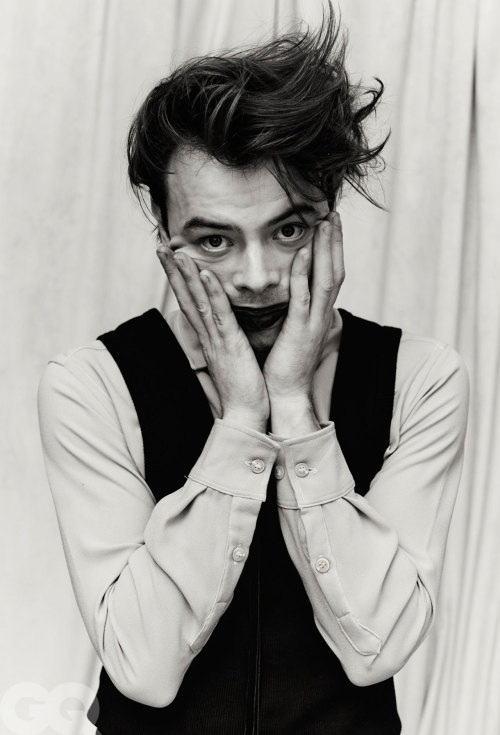 that-thing-that-feeling:Charlie Heaton for British GQ photographed by Ethan Hart