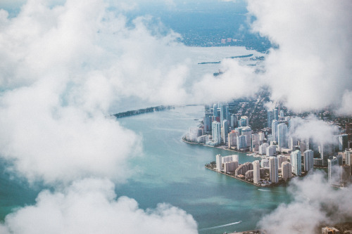 danielalfonzo:Flying out of MIA. Miami, Florida. 