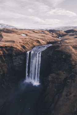 captvinvanity:   Merlin Kafka | Skógafoss from above  