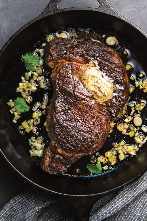 daily-deliciousness:  Pan seared ribeye with