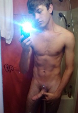 markymarklxix:  tom-gayle:  (via bathlover.boysnaweb.gay-inter.net)