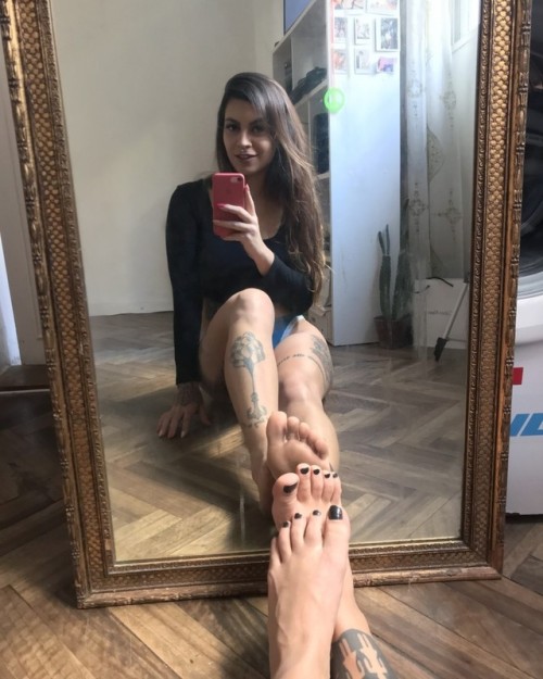 Porn photo RE-FEET/RE-MODEL