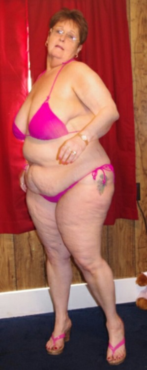 mikestolly: time4sumaction:    I love this Gran in her Bikinis     Gorgeous  