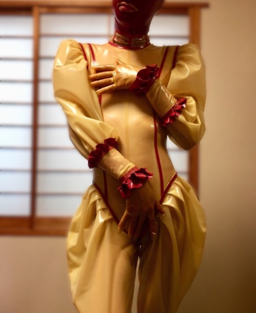 rumi-rubber: I’ve got a new skin ✨✨✨