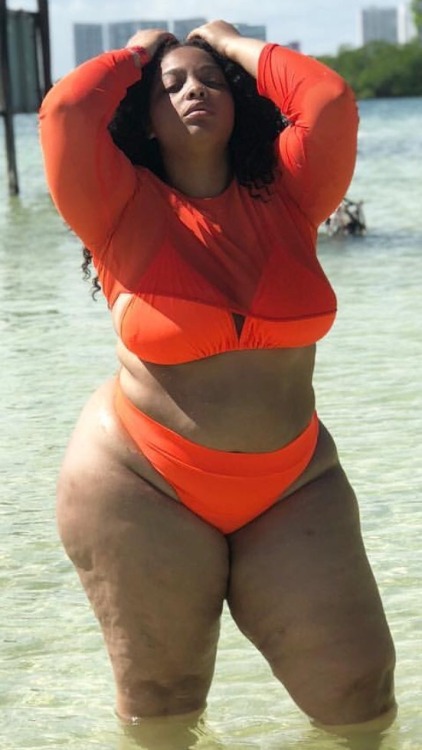 ofthespiritqueen:BBW  sexy  