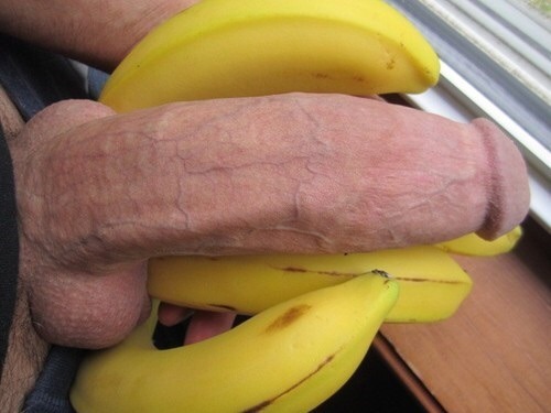 hungryhungboy: Tell me, do you like bananas? how about my big banana?  Message me and tell me how yo