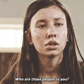 chatnoirs-baton:  When I wanted to run, you said, “That’s how you lose people.