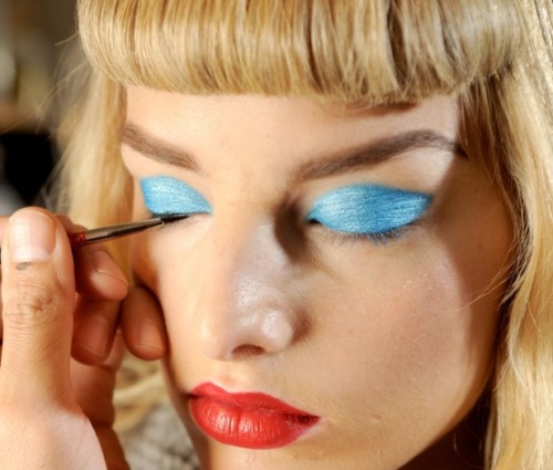 mykindagurlz:  Sexy makeup!