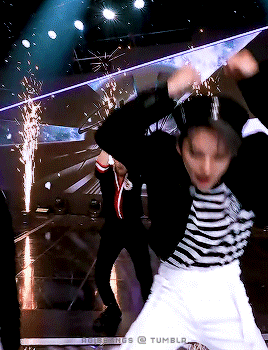 Lee Know Case 143 | Inkigayo (221016)