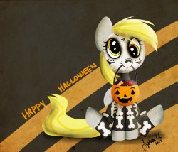 paperderp:  Scary Spooky Derpy by IggyNuggets  Cute! ^w^