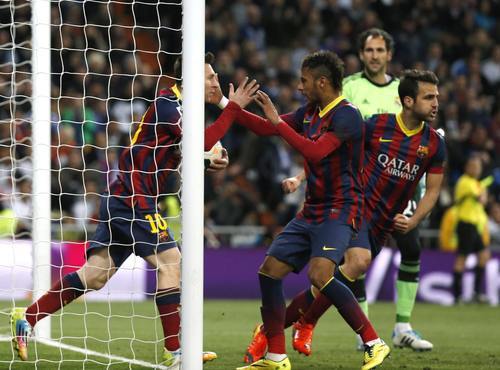 XXX Lionel Messi becomes Clasico's all-time top photo