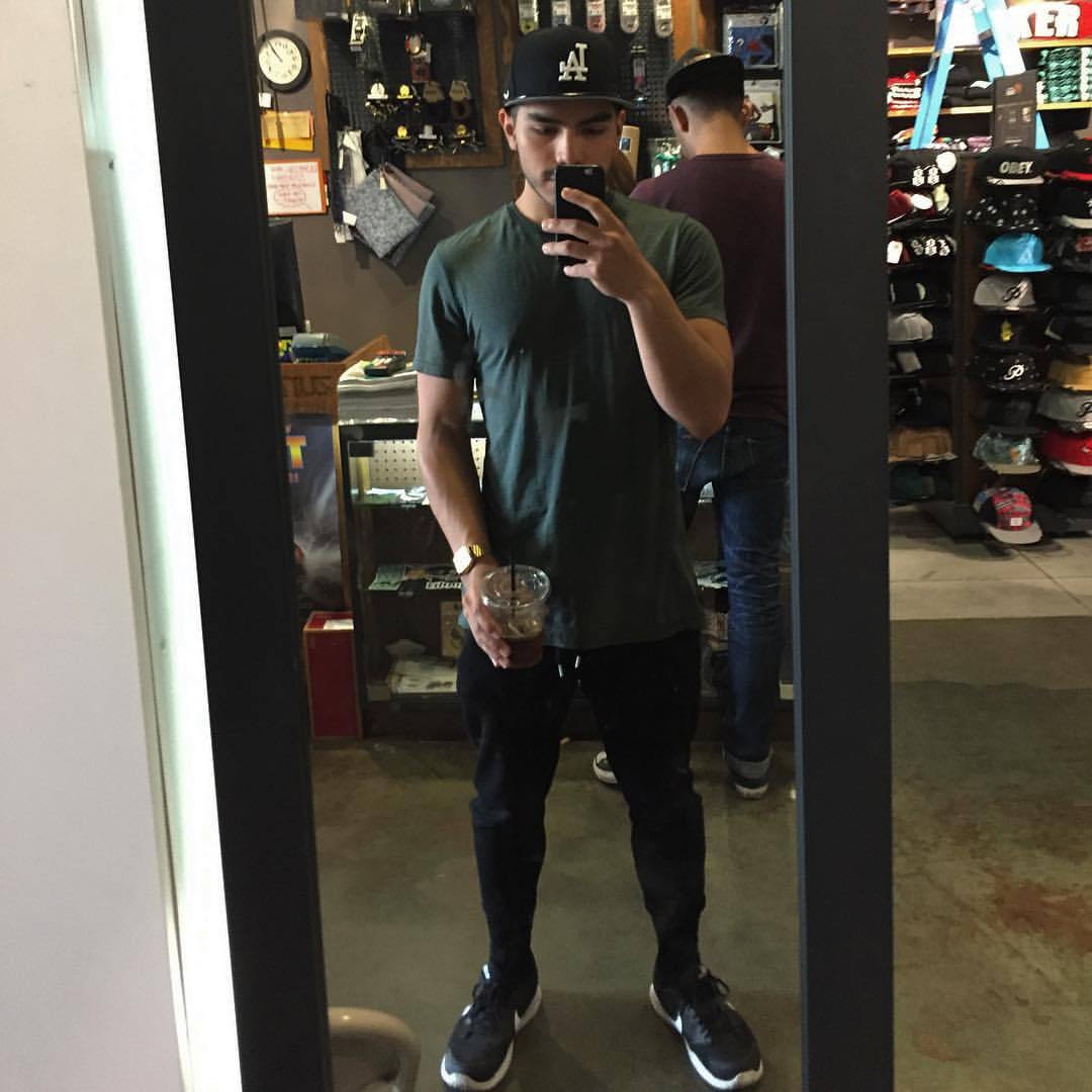 mexitheque:  I look like sora with these shoes
