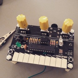 synthesizerpics:  Synthesizer Videos - Vintage Synthesizer And Contemporary Synths At Work Just built my very first handmade synth!!! #synth #HandmadeSynth #SynthNerd #Synthesis #Synthesizer by hsuan116 http://ift.tt/1z1HfgQ