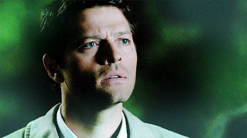 destielintheimpala:favourite destiel scenes (2/?)       ↳ cas realises dean’s guilt for escaping pur