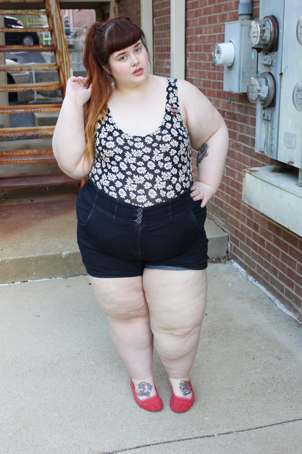 afatfox:  cellulite 5evrbodysuit ~ forever21+ (3x)shorts ~ torrid (26)shoes ~ target