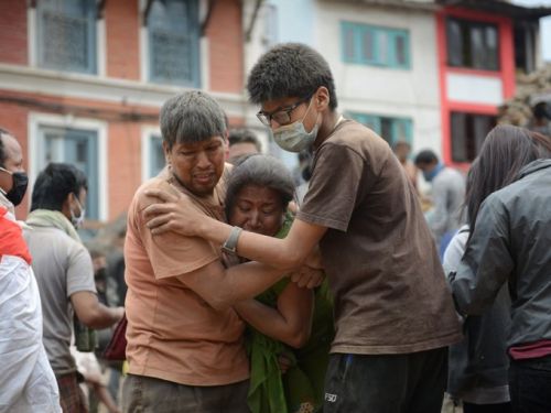 mxcleod:  More than 1,400 dead as magnitude-7.8 quake rocks NepalA powerful earthquake — the country’s worst in 80 years — rocked mountainous Nepal  on Saturday, killing more than 1,400 people and leveling buildings and  centuries-old temples. Dozens