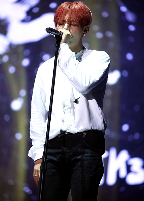 minseokked:  화양연화 Onstage: Epilogue – Vocal Line