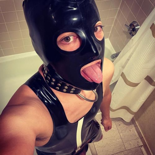 Weekend gimping• Wrestling suit &hood by @wet_hot_rubber • • #fetishgear #gayfetish #gaylatex 
