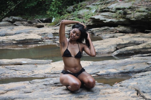 rontier:  Looking at these pictures of myself give me confidence in my own body so I hope that it gives you confidence in yours too