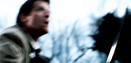 timetraveldean: Castiel + Flipping the Angel Blade
