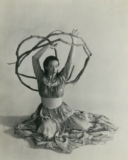 les-sources-du-nil:  Dancer and Choreographer Martha Graham from the show Salem Shore. Unknown Photographer, 1924     