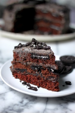 ilovedessert:  Triple Layer Chocolate Oreo Cake