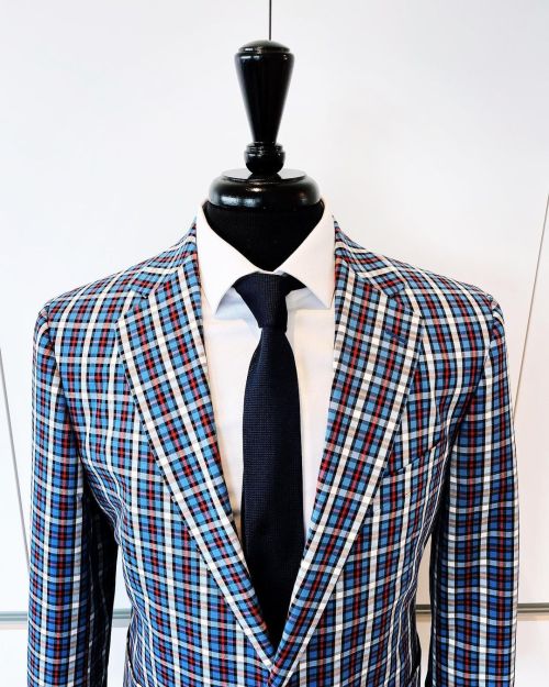 New Custom Suit @marzoni_official for this summer to @simon.bourgeois.ev @glorius.custom #customsuit