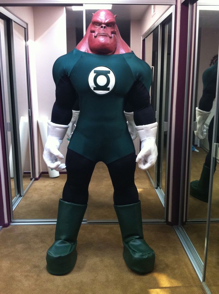greenlantern-tas:  cosplaysleepeatplay:  Kilowog  Not our GLTAS version of Kilowog,
