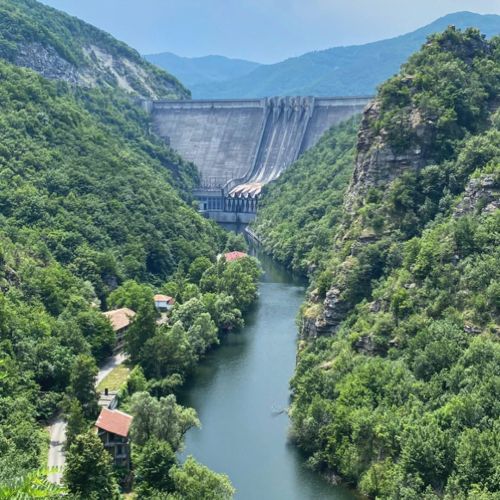 I love to see dams. This human megalomania that changes the landscape so much. #Rodopianmountains#bu